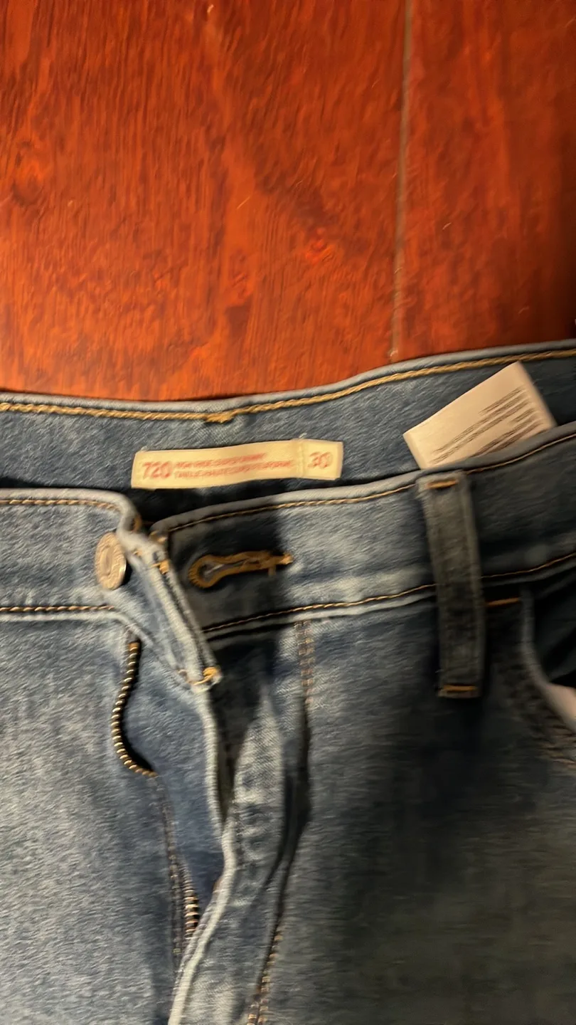 Levi's 720 High Rise Super Skinny Jeans - Size 30 image indicator(3)