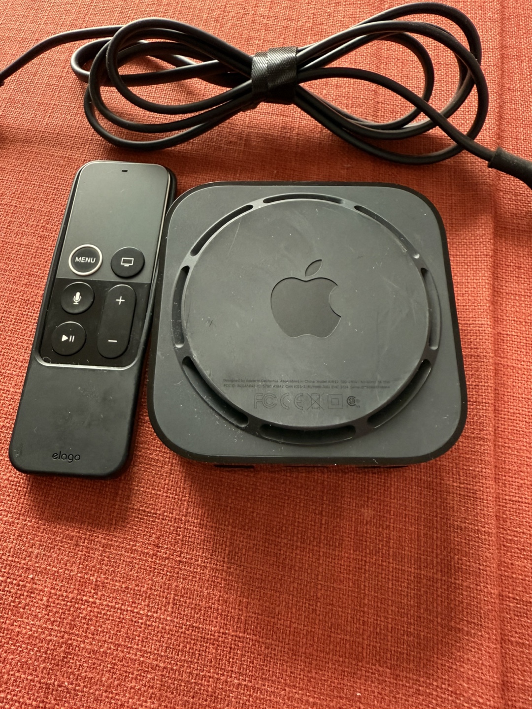 Apple TV 4K (MP7P2LL/A) with  Remote - photo 2