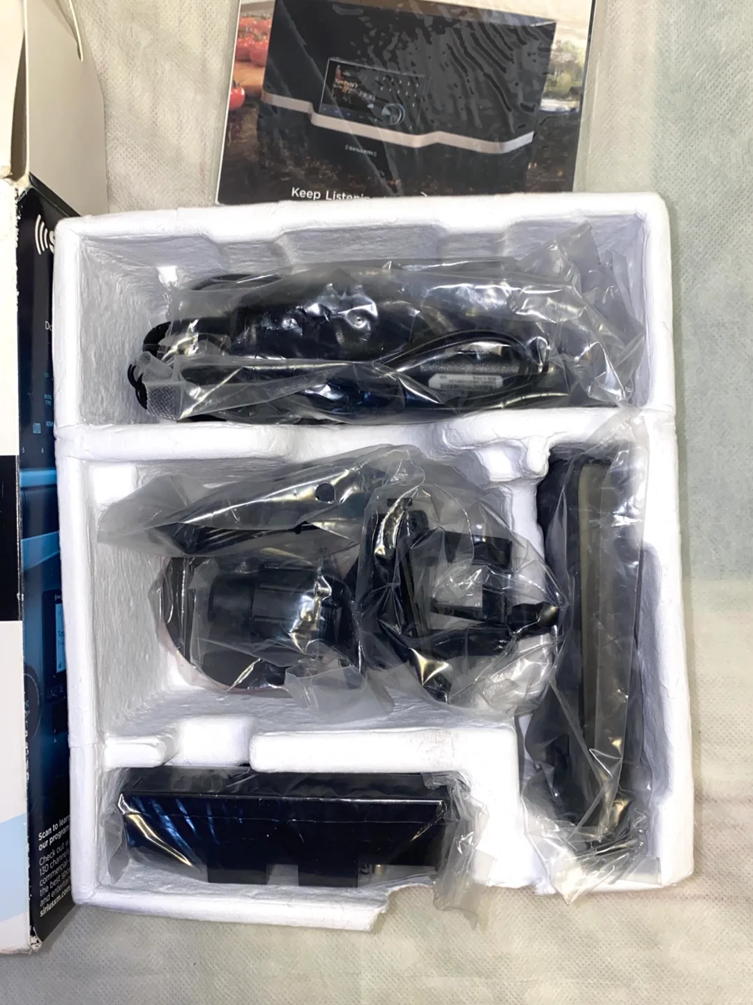 SiriusXM Onyx EZ Dock & Play Satellite Radio with Vehicle Kit image indicator(2)