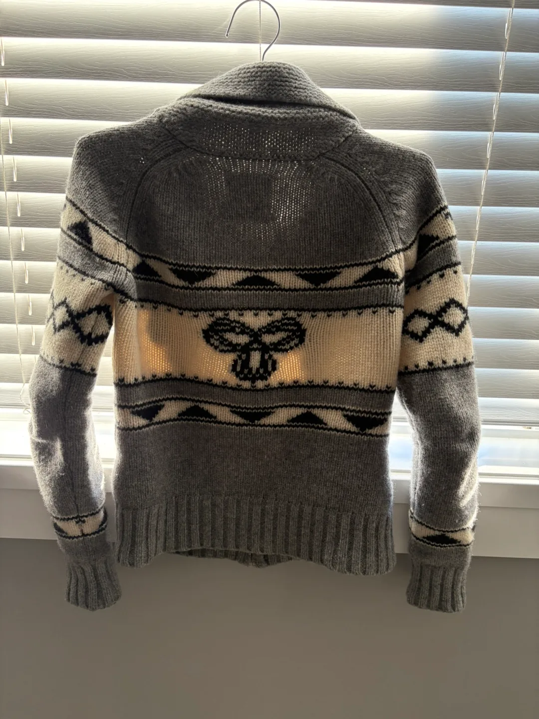 TNA Grey Knit Cardigan Sweater Size Medium image indicator(2)