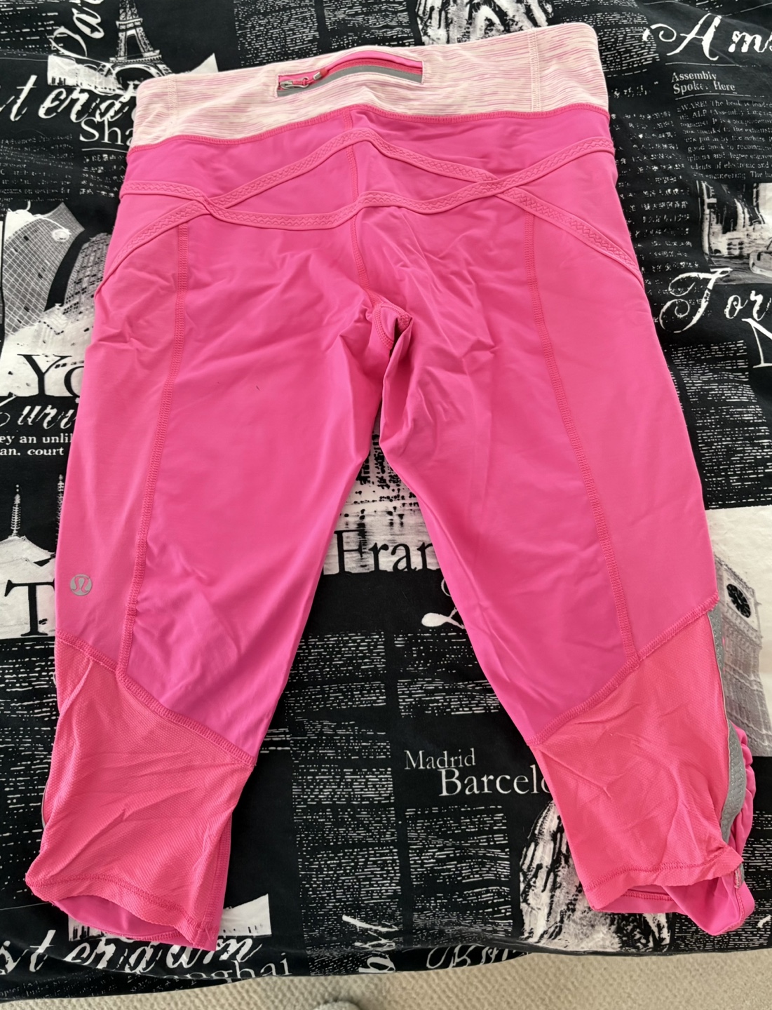 Lululemon Pink Running Crops - Size 6 - photo 2