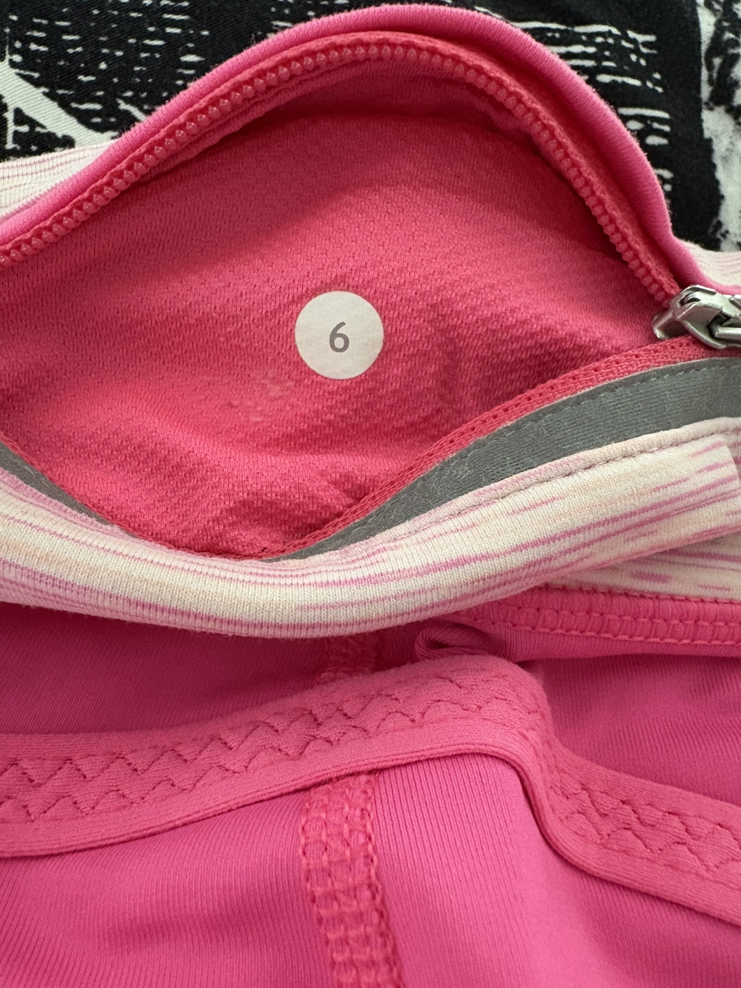 Lululemon Pink Running Crops - Size 6 - photo 3