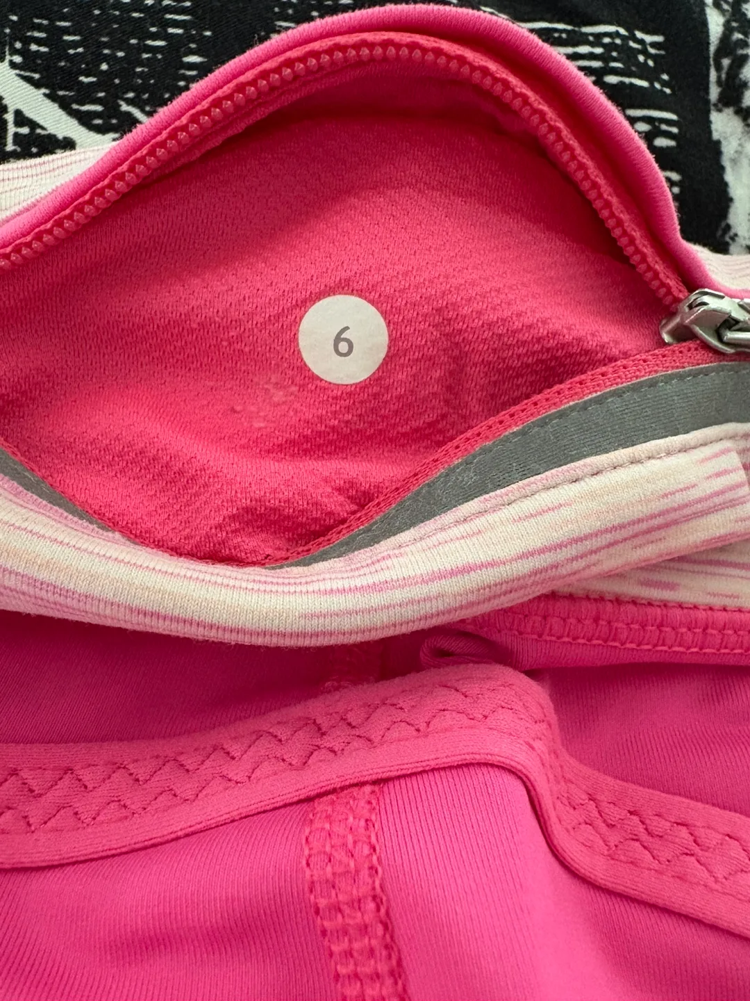 Lululemon Pink Running Crops - Size 6 image indicator(3)