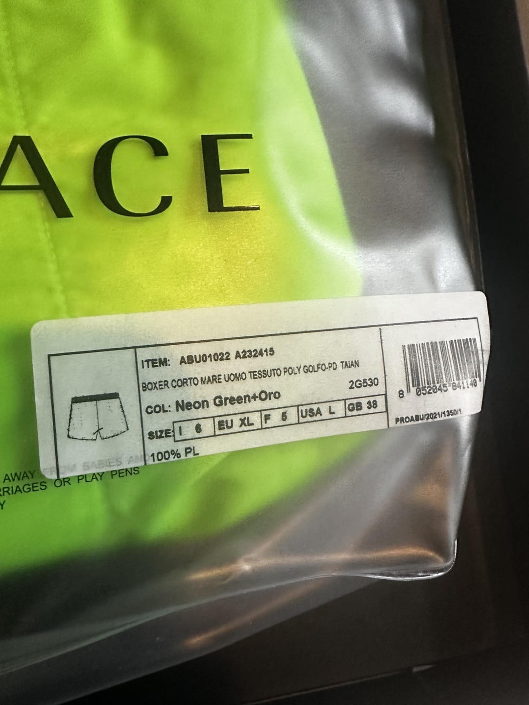 VERSACE Men's Swim Shorts - Brand New! - photo 4