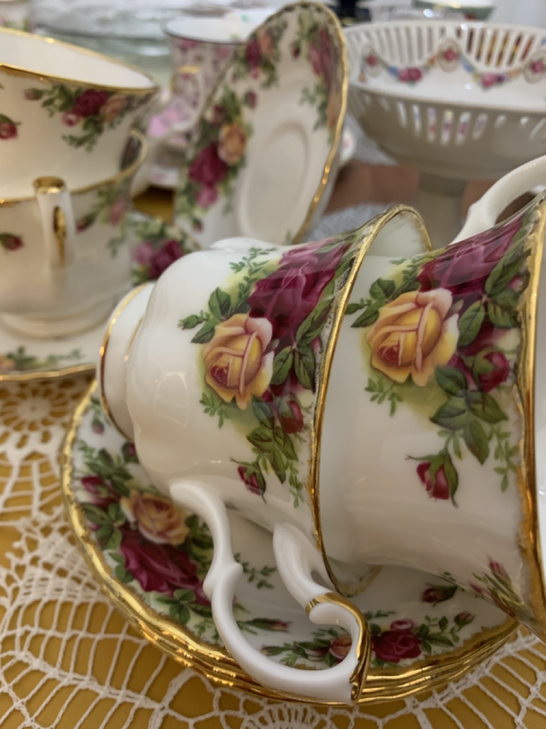 Royal Albert Old Country Roses Teacups and Saucers - photo 3
