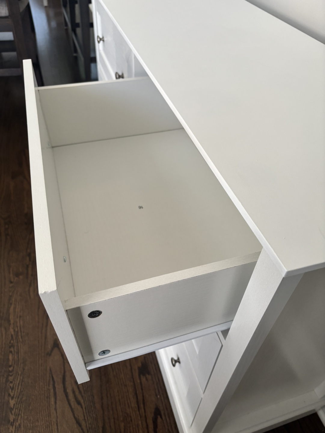 White 6-Drawer Dresser - photo 5