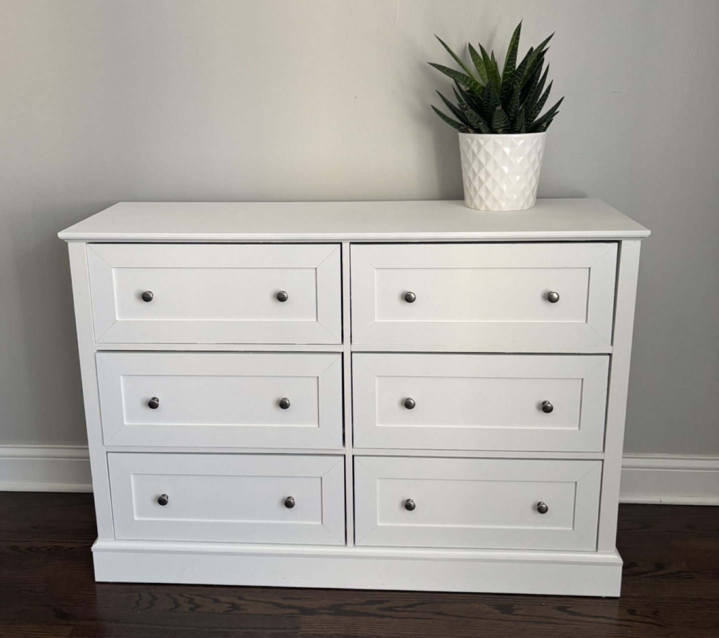 White 6-Drawer Dresser