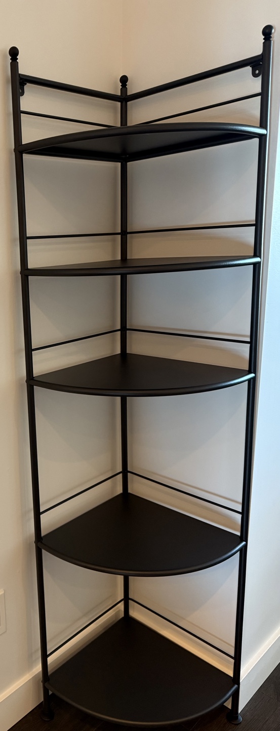 Corner shelf unit