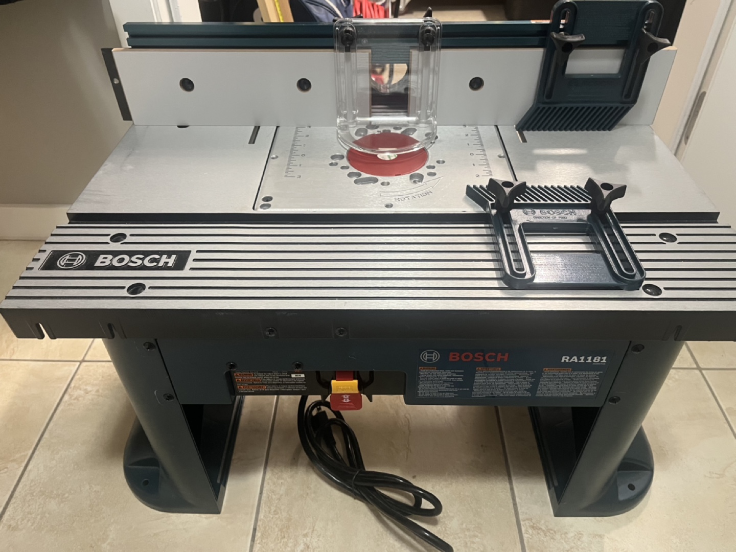 Bosch Router Table RA1181 with Universal Router Mount Plate