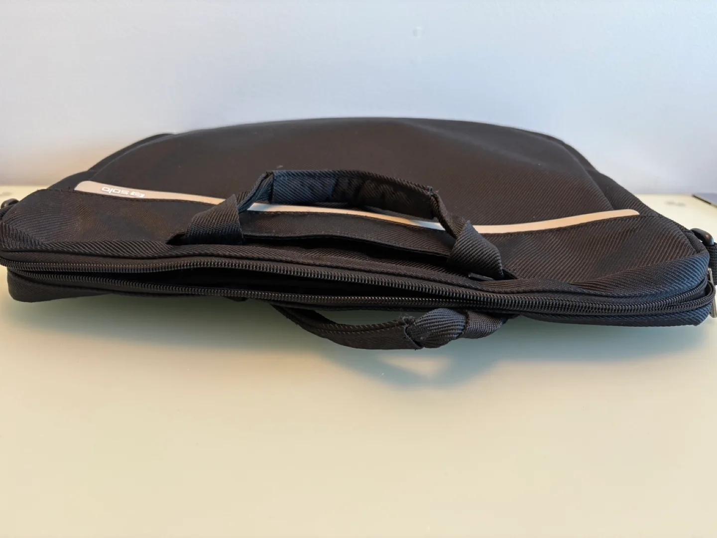 *Like New* Durable Laptop Bag w Stationary Organizer and Strap image indicator(3)