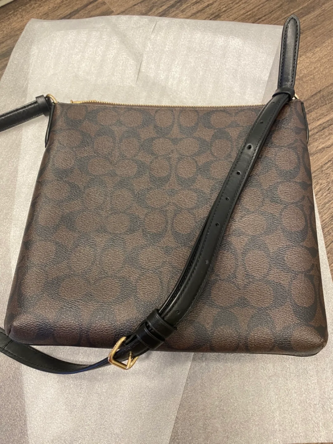 COACH Womens Rowan File Bag image indicator(3)