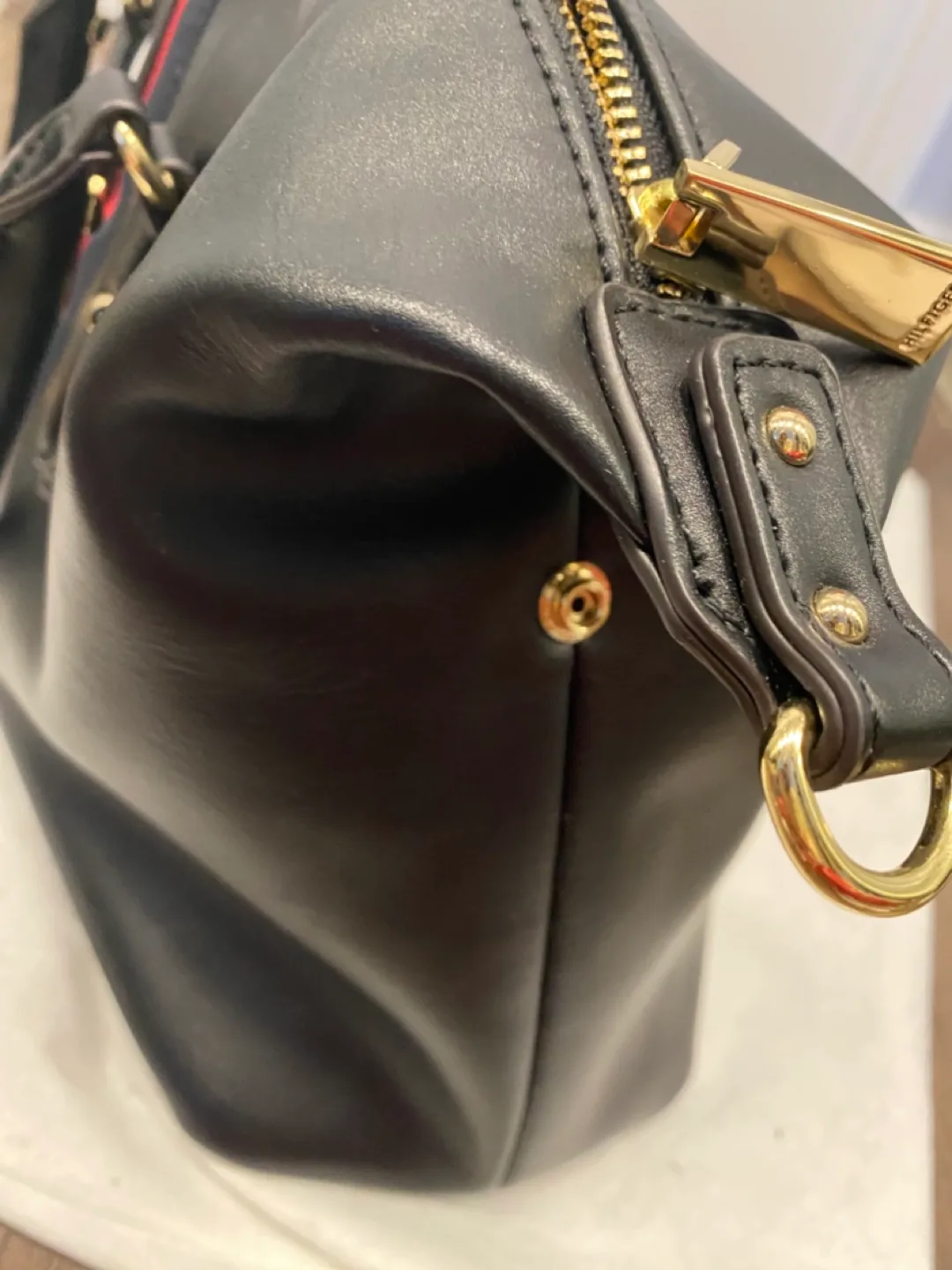 Tommy Hilfiger Women's Handbag image indicator(5)