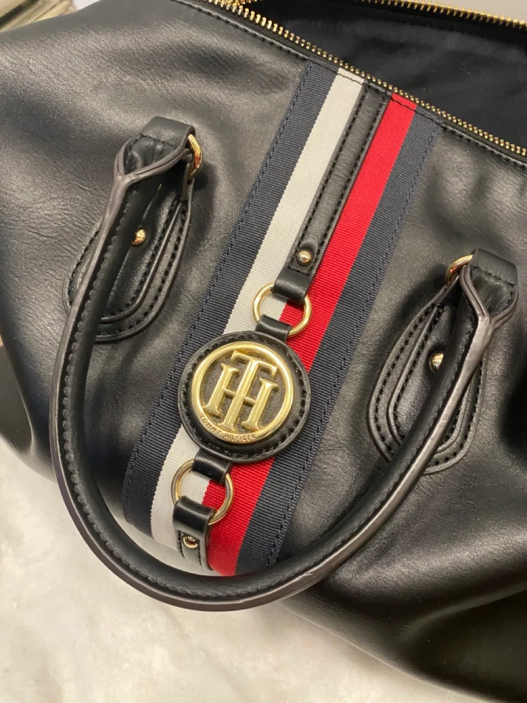 Tommy Hilfiger Women's Handbag image indicator(3)