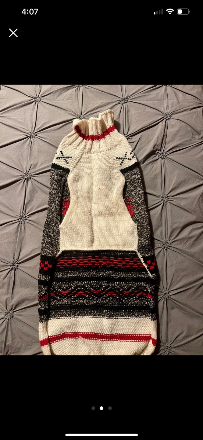 Hand-knitted Dog Sweater - Holiday/Canada Design - photo 2