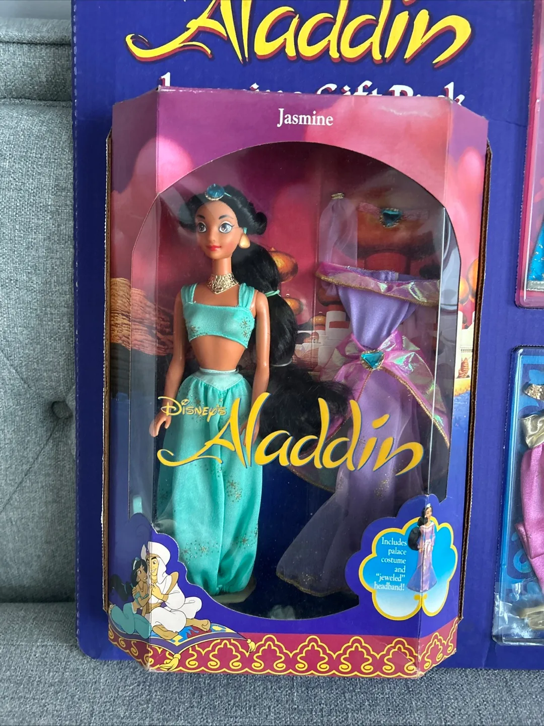 Vintage Disney's Aladdin Jasmine Gift Pack Mattel Doll image indicator(3)