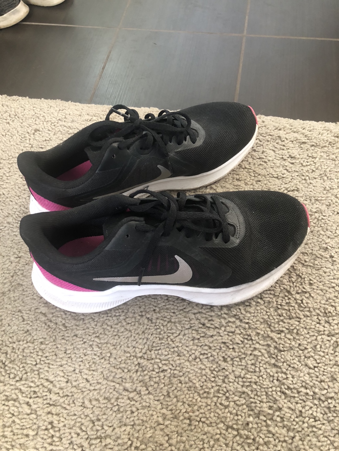 Women's Nike Running Shoes - Size 7 - photo 2