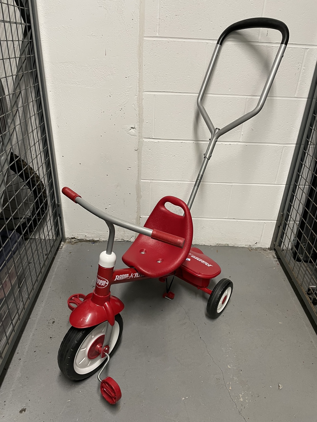 Radio Flyer Tricycle - photo 3