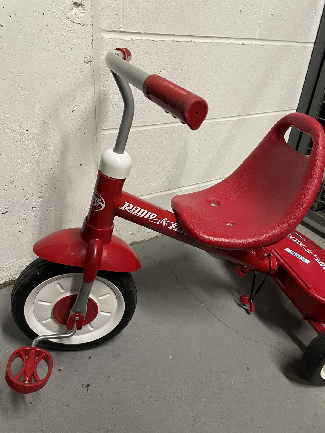 Radio Flyer Tricycle - photo 2