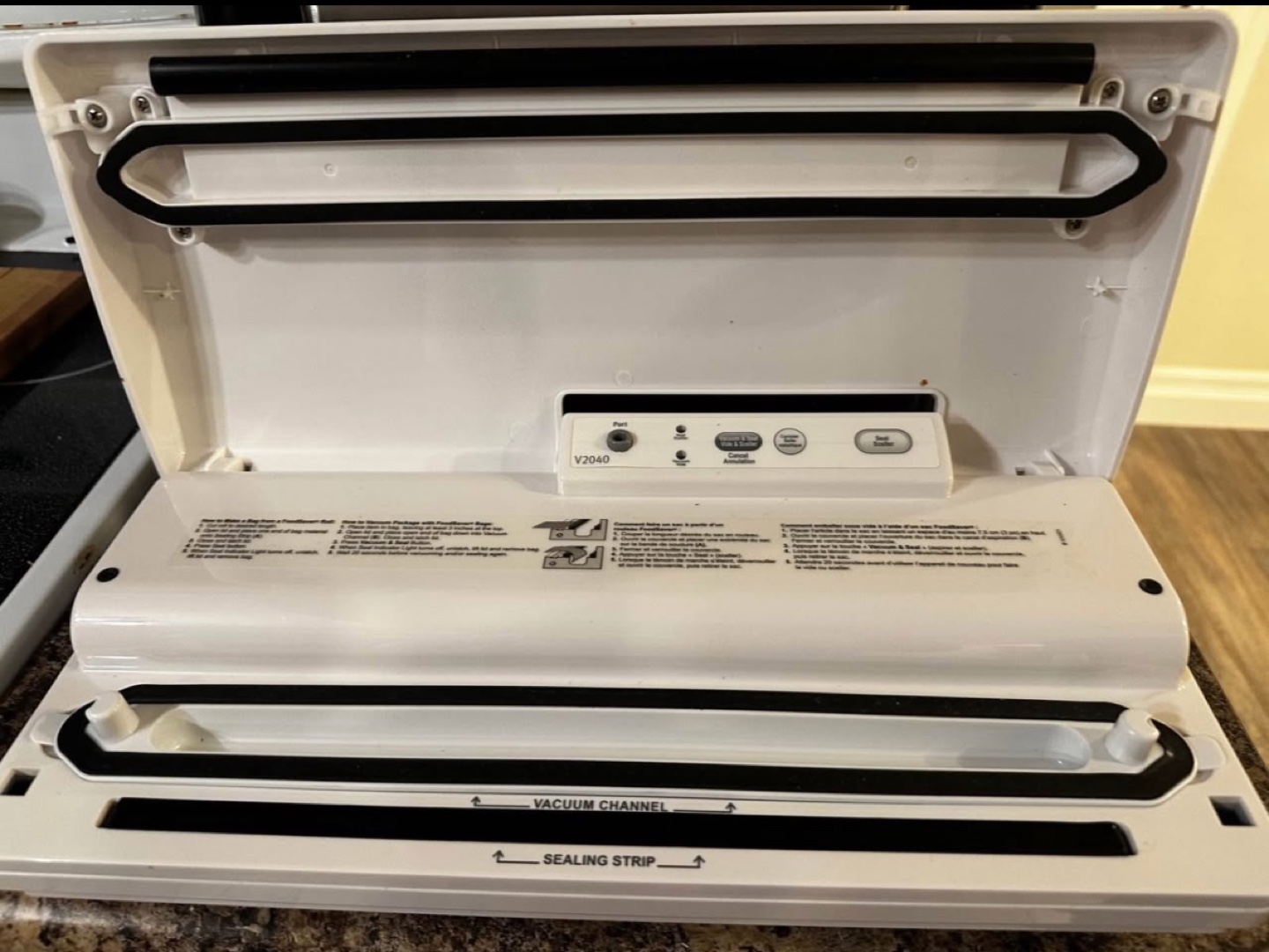 FoodSaver V2040 Vacuum Sealer - Manual Operation - photo 3