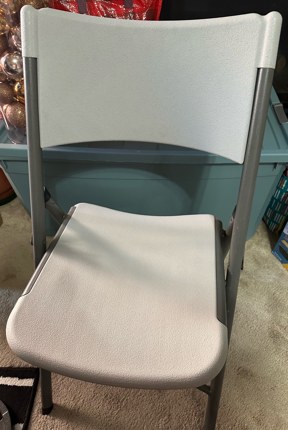 2 foldable chairs