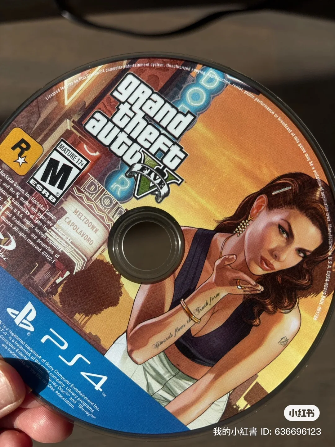 PS 4 Console with Controller and Grand Theft Auto V image indicator(2)