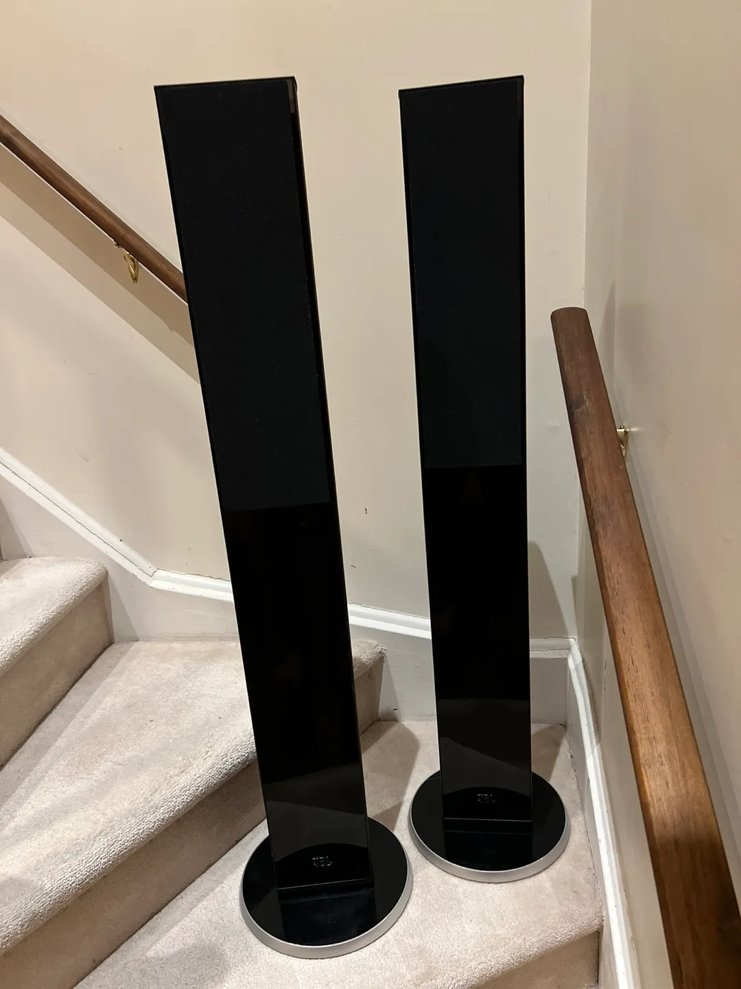 JBL Cinema Sound CST56 Floorstanding Speakers thumbnail