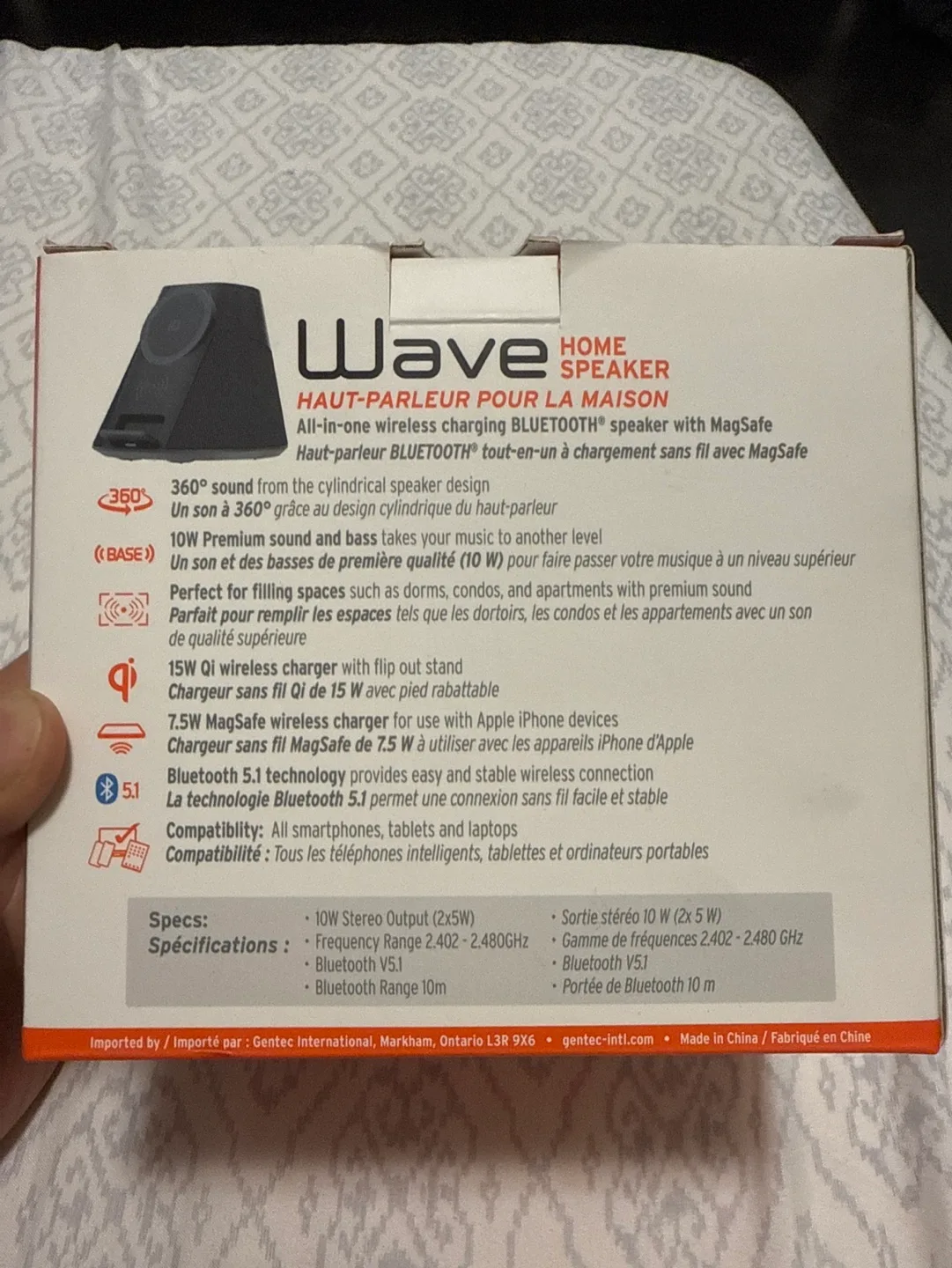 Bluetooth speaker with MagSafe Wireless Charging image indicator(2)