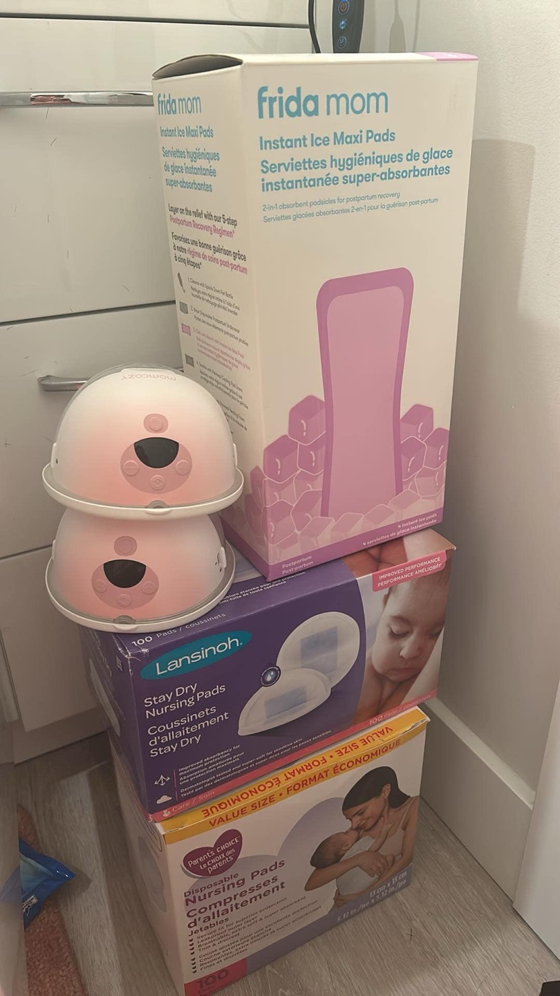 Postpartum Recovery Kit - Nursing Pads, Ice Packs & Breast Pump