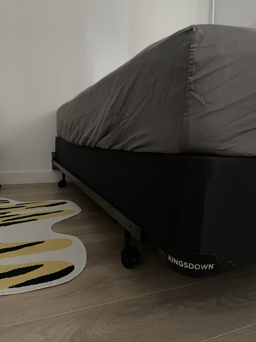 Kingsdown queen Mattress & Foundation - photo 2