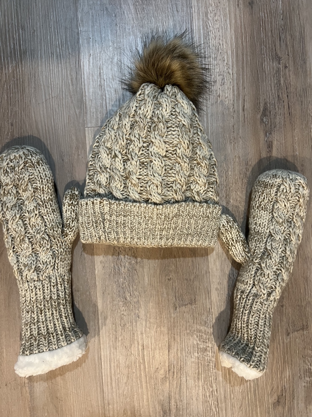 Cable Knit Toque and Mittens Set