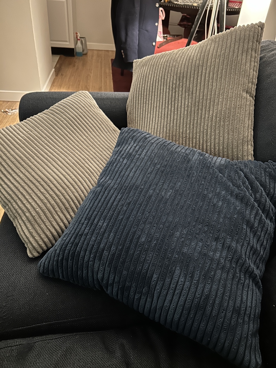 Dark Blue Sectional Sofa with 5Cushions - photo 3