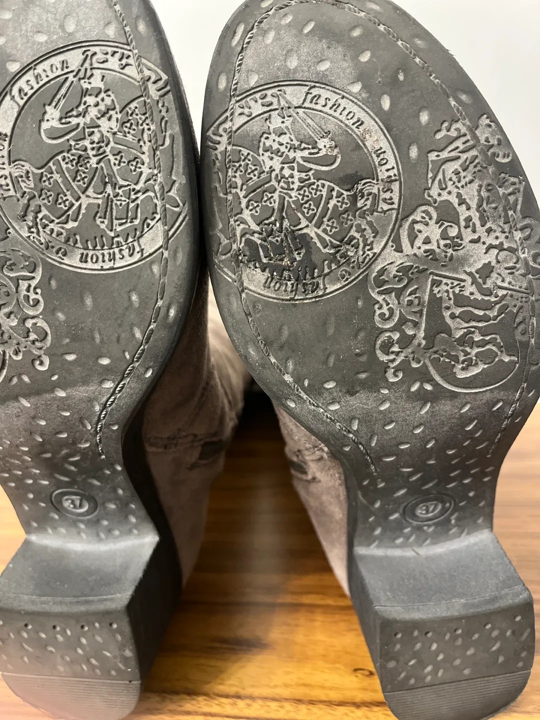 Articca Women's Brown Suede Knee-High Boots image indicator(6)