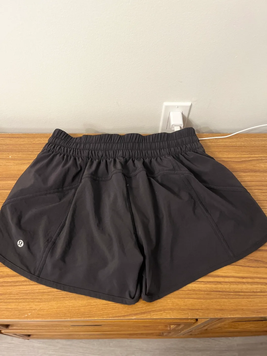 Lululemon Black Training Shorts Size 10 image indicator(2)