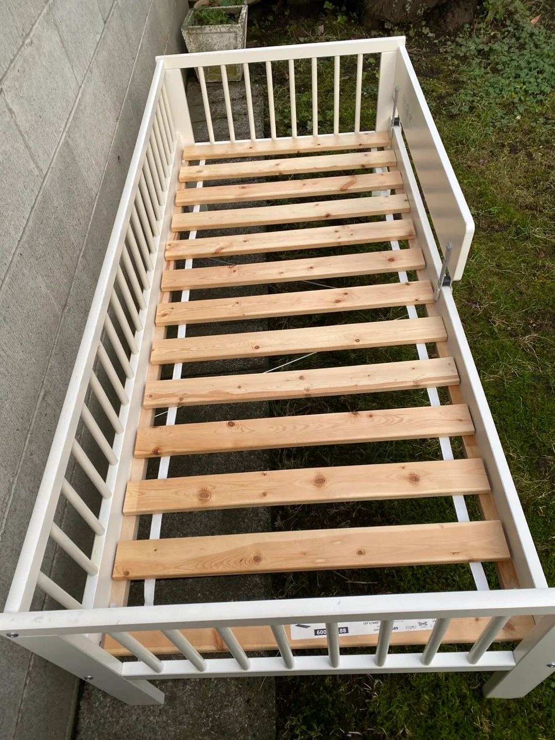 IKEA Toddler Bed - delivery available image indicator(3)