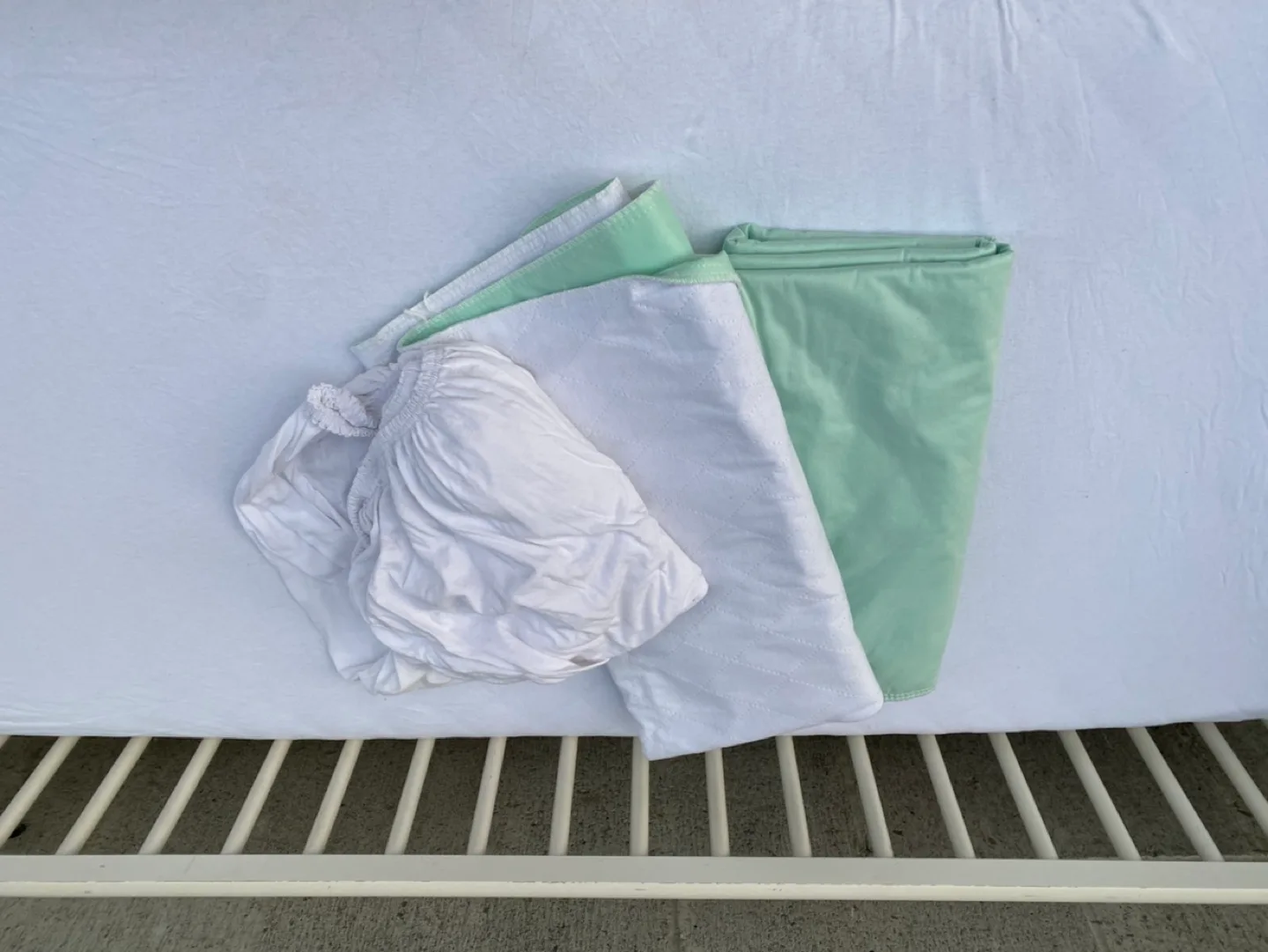 IKEA Toddler Bed - delivery available image indicator(9)