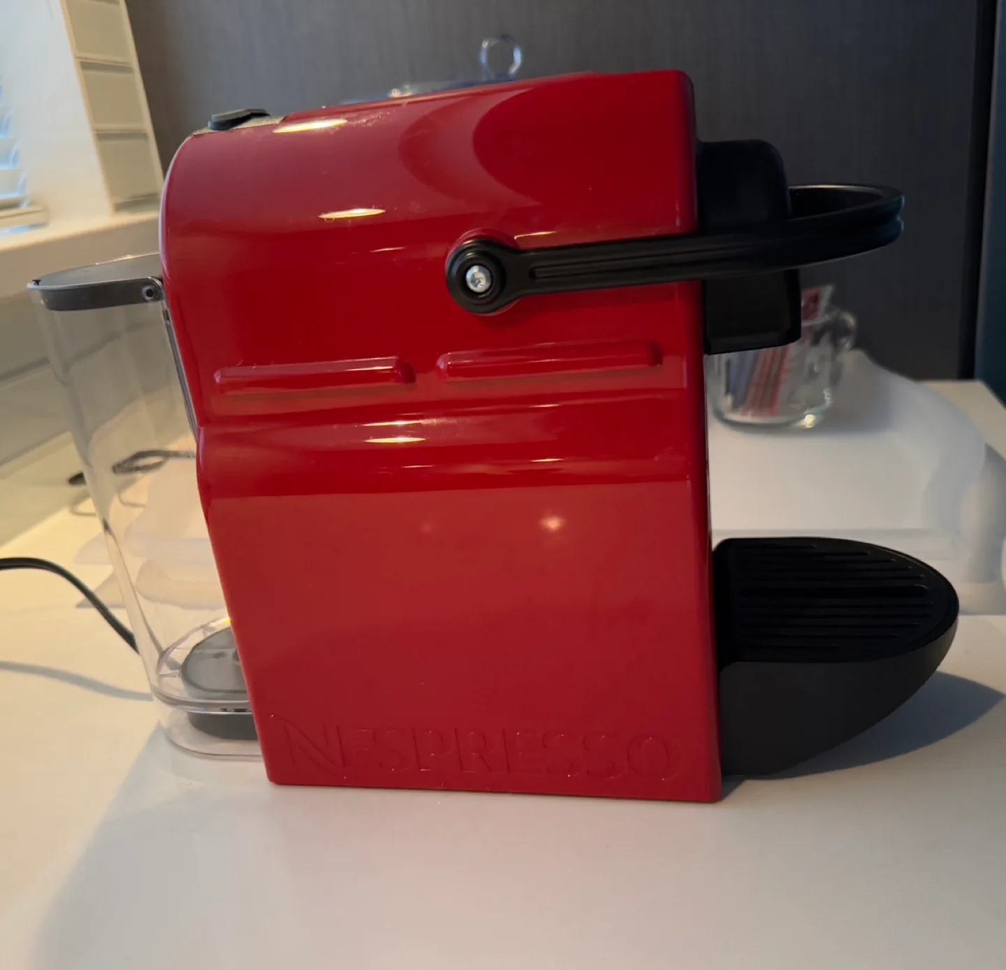 Breville Nespresso Inissia Red Capsule Coffee Machine image indicator(2)