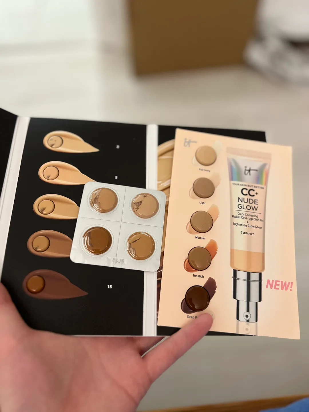 17 Pieces Makeup bundle: NARS, Hourglass, Urban Decay, Benefit image indicator(7)