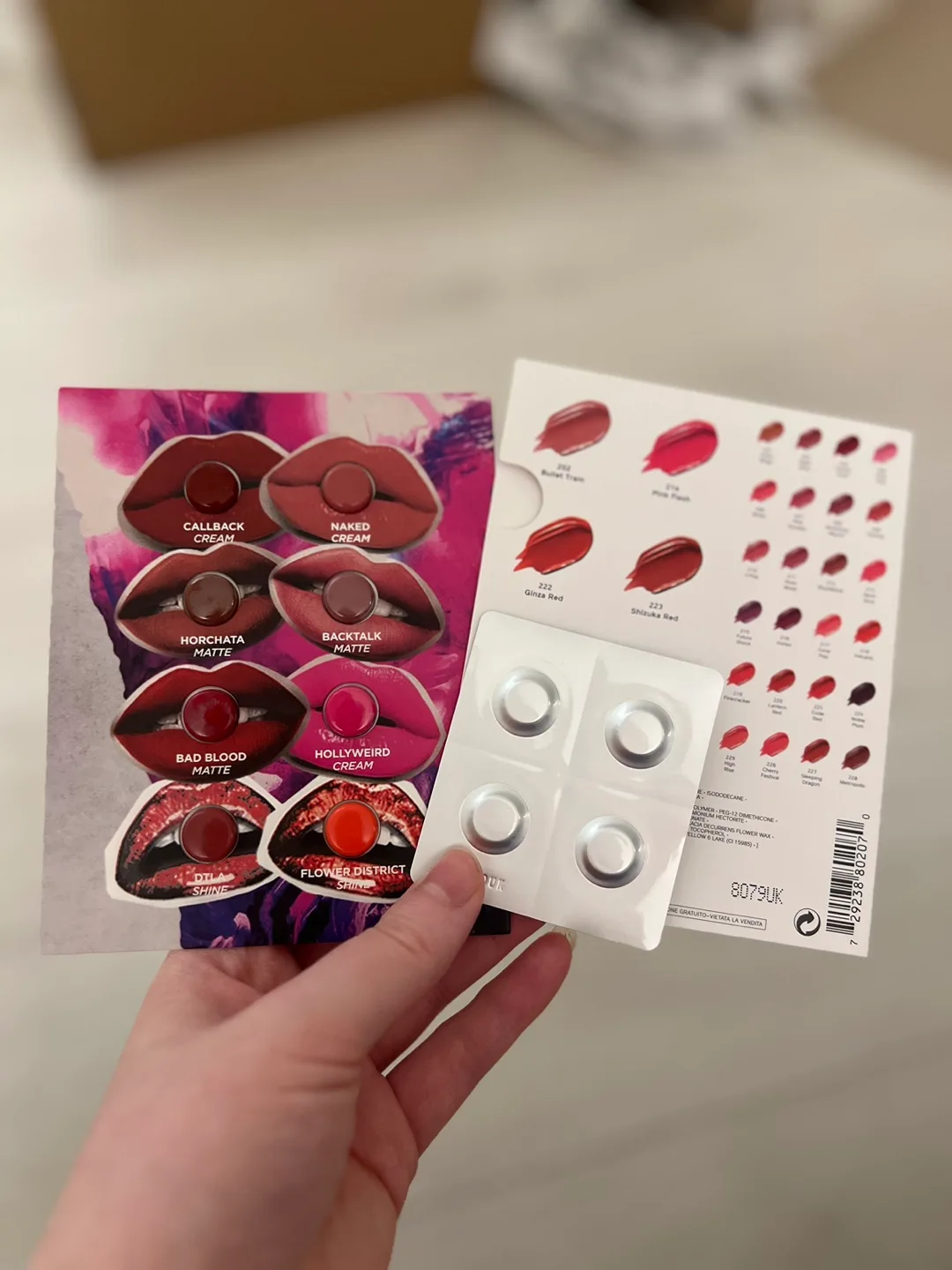 17 Pieces Makeup bundle: NARS, Hourglass, Urban Decay, Benefit image indicator(6)