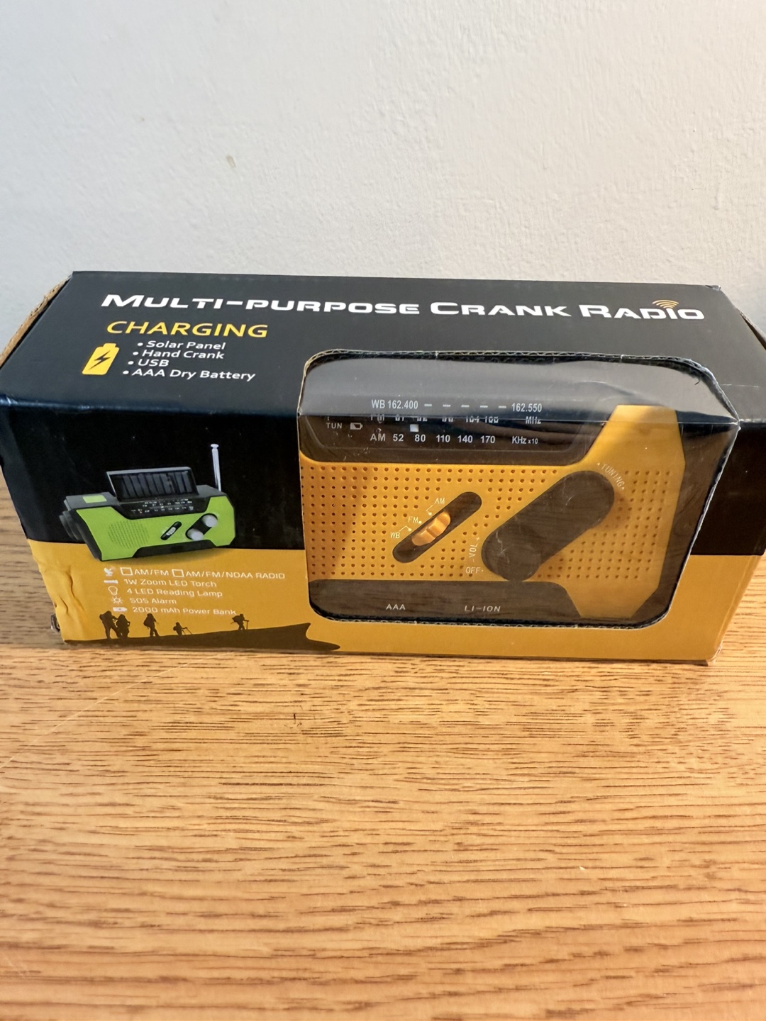 Multi-purpose Crank Radio with Solar Panel & LED Flashlight - photo 5