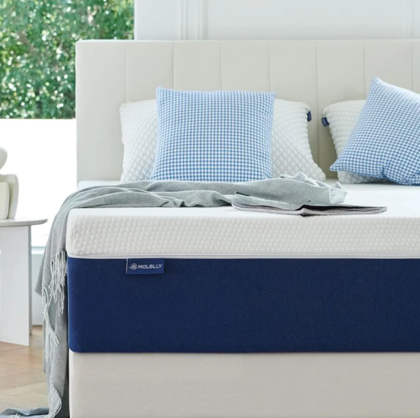 Bed Frame & Mattress - Queen Size image indicator(8)