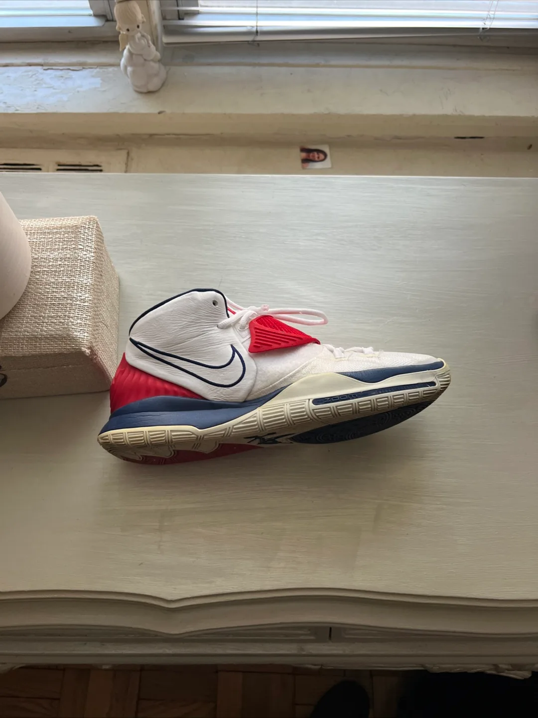 Size 13 - Nike Kyrie 6 USA - BQ4630-102 image indicator(2)