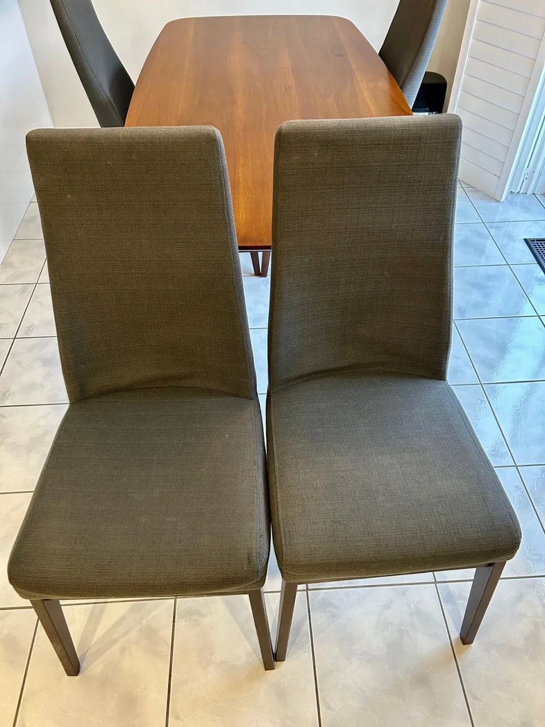 Modern Dining Set - Table and 4 Chairs image indicator(4)