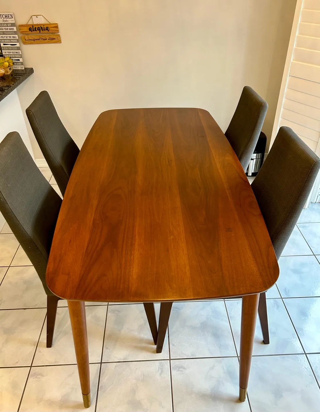 Modern Dining Set - Table and 4 Chairs image indicator(3)