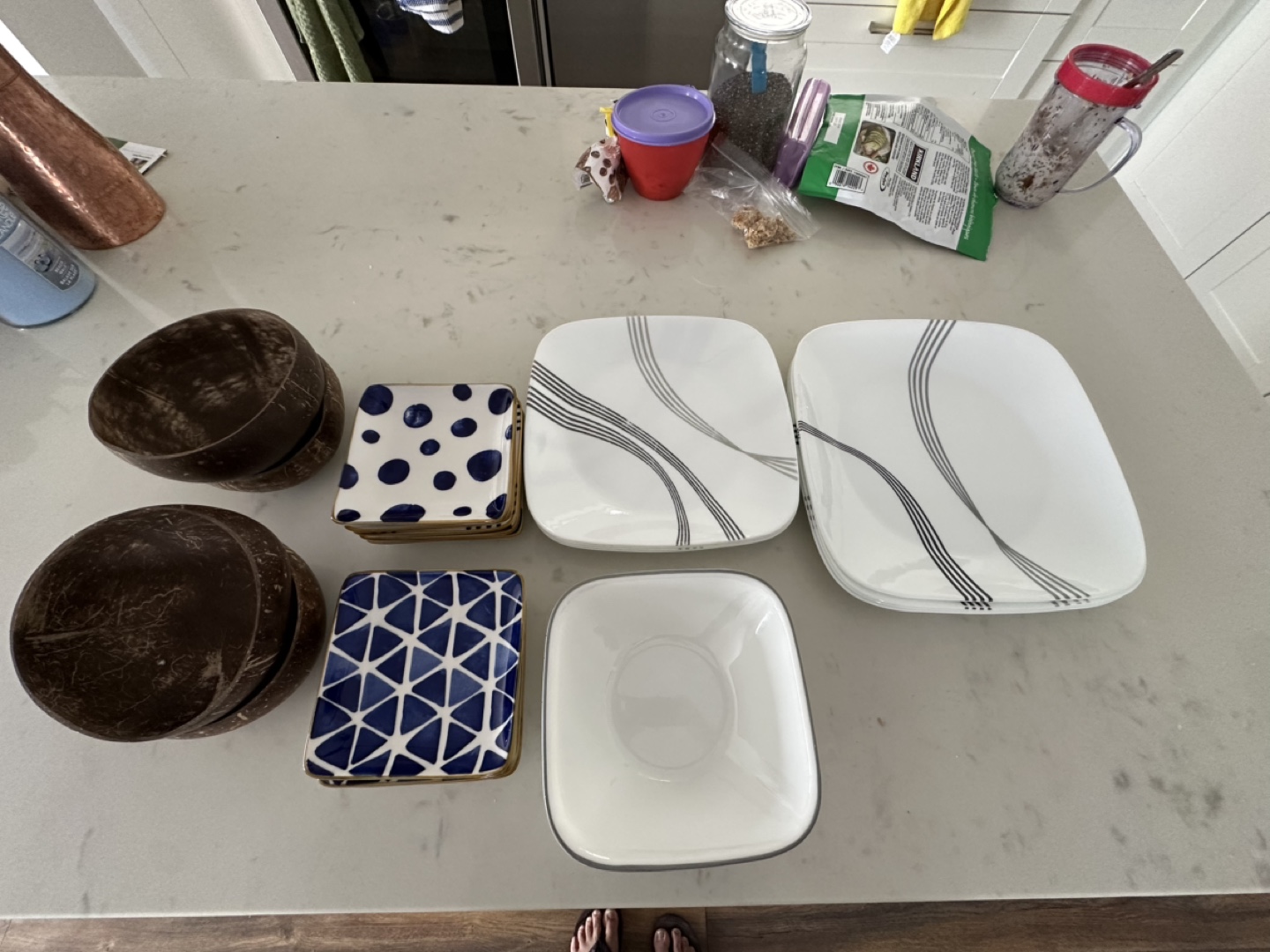 Dinnerware and snack bowls