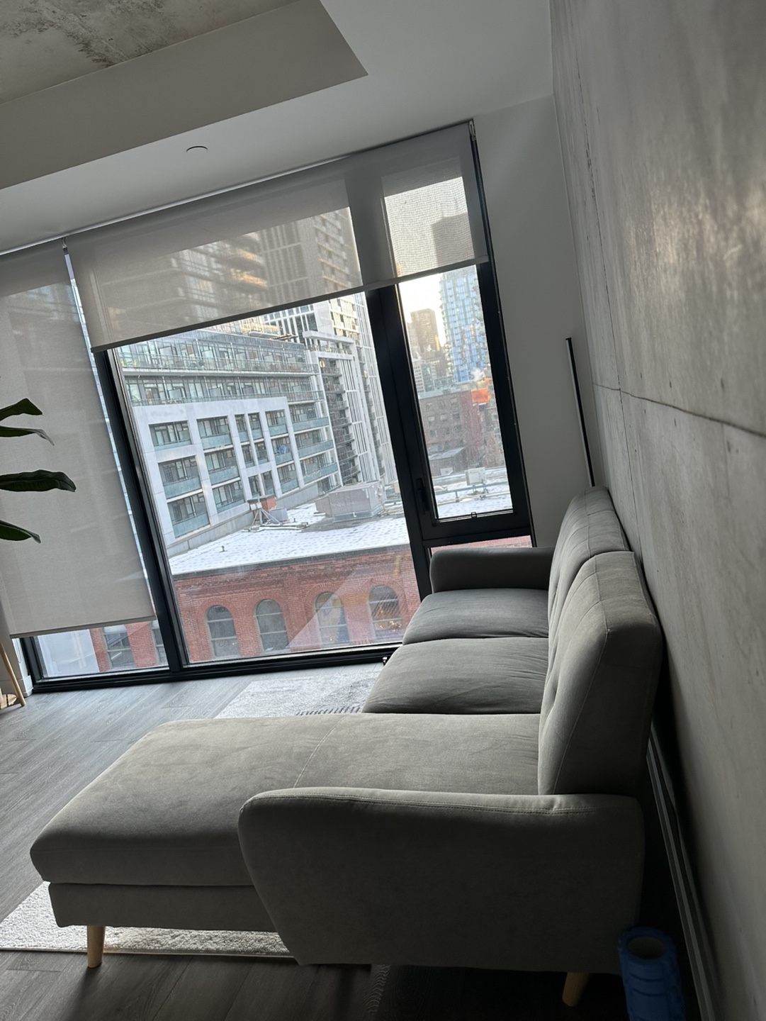 Structube sectional couch - fairly used. - photo 3
