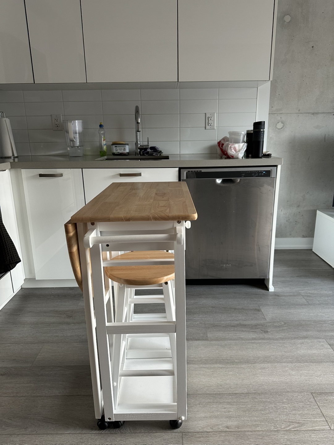 Kitchen Island with Two Stools - photo 2