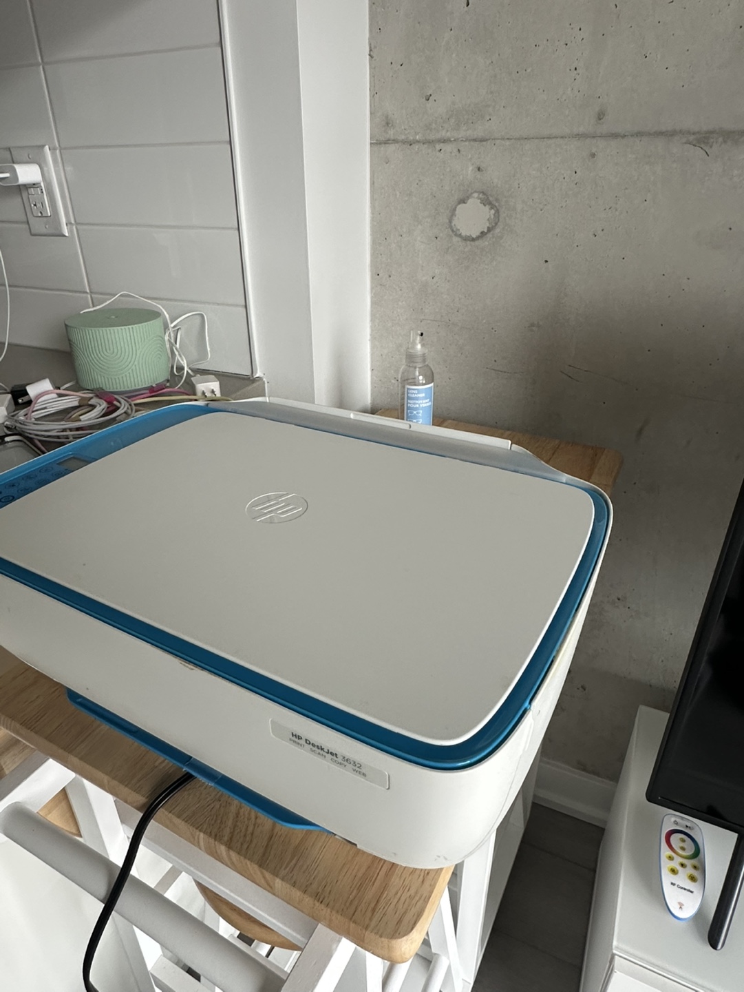 HP DeskJet 3522 All-in-One Printer - photo 3