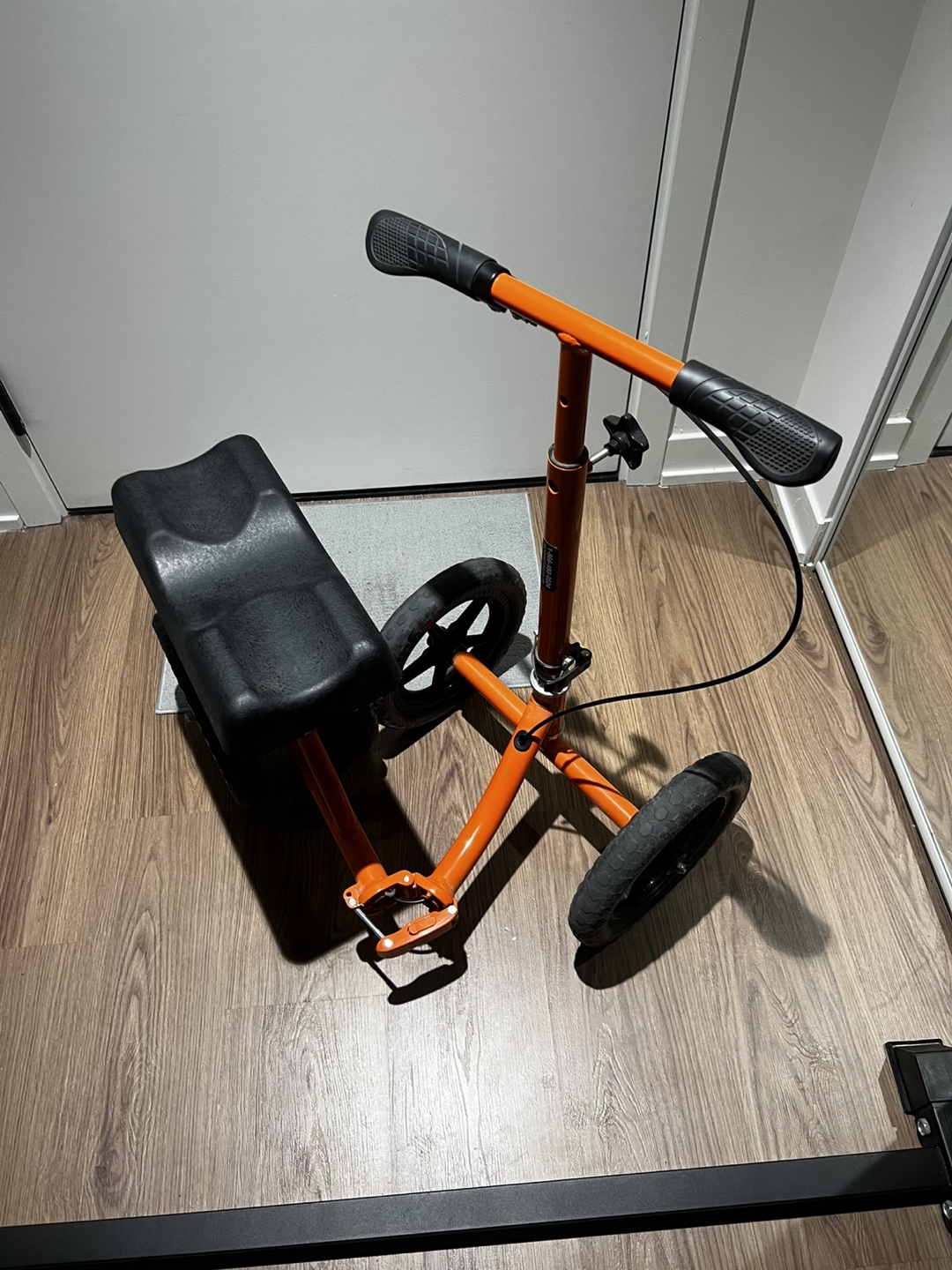 Knee Walker Steerable Rolling Knee Scooter - photo 2