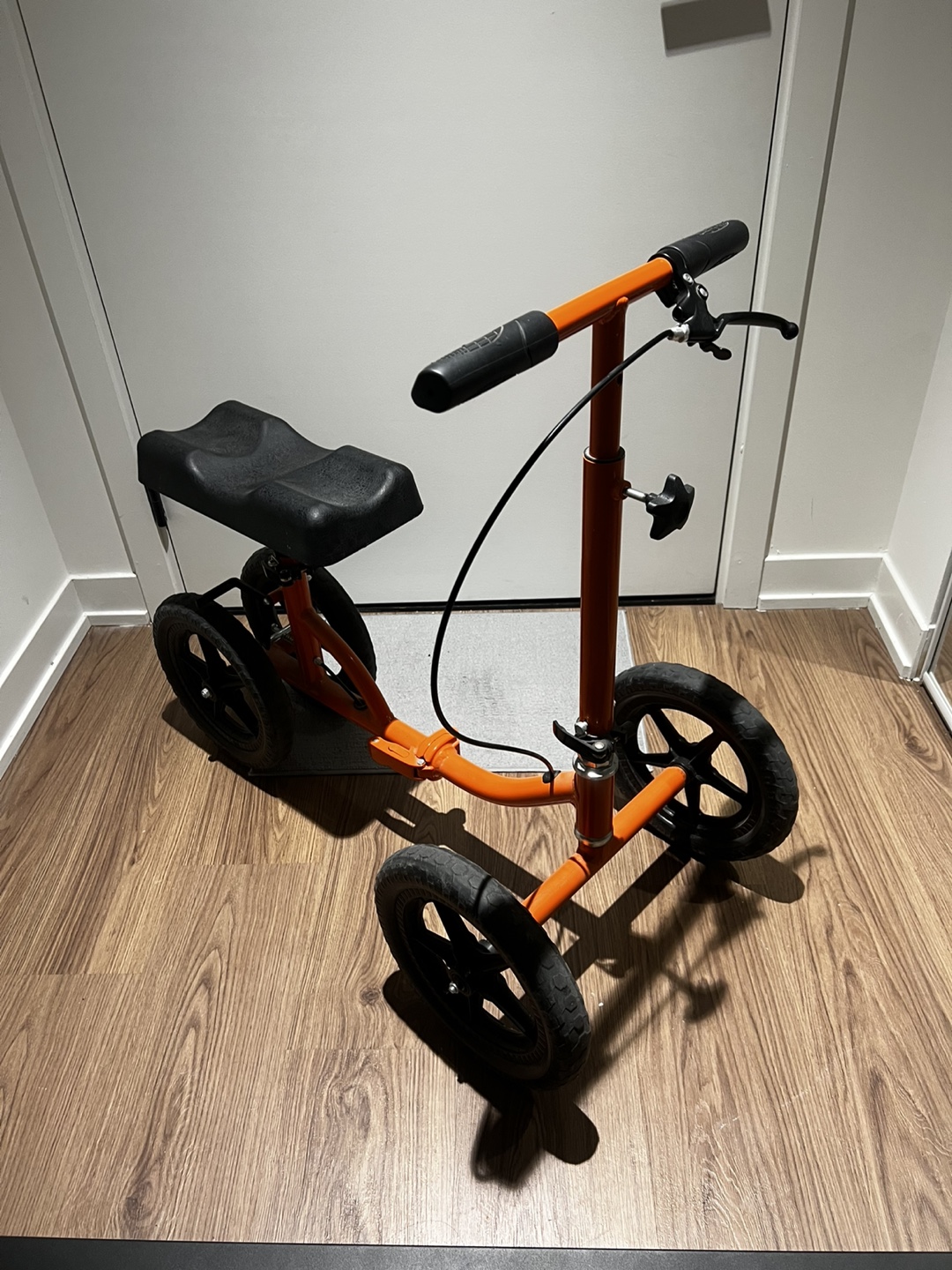 Knee Walker Steerable Rolling Knee Scooter