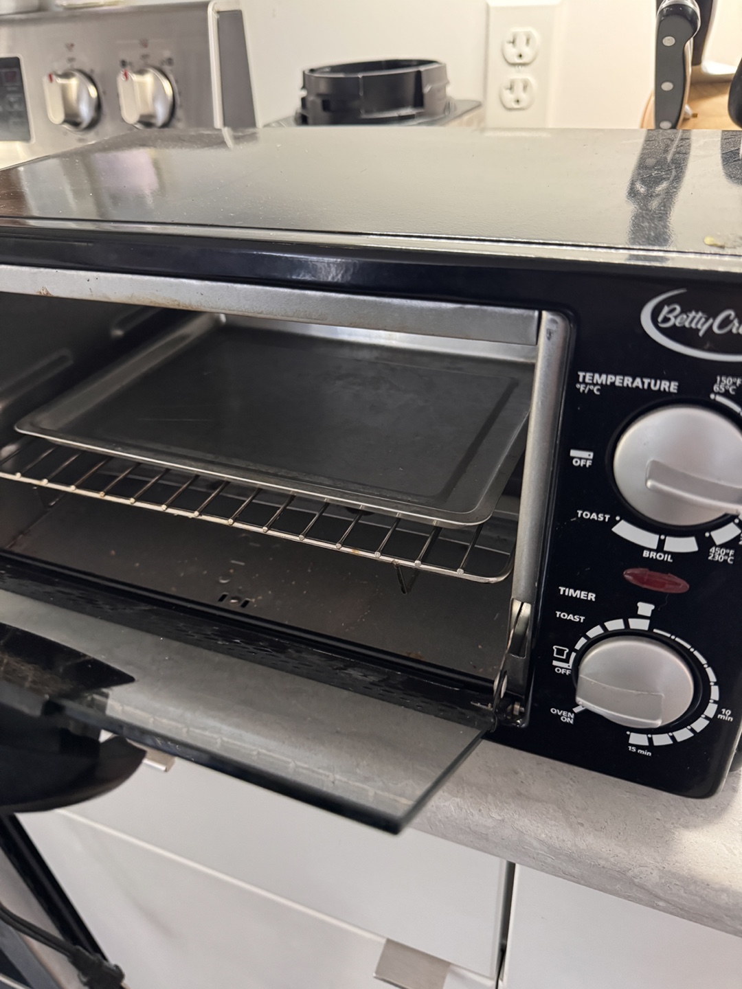 Betty Crocker Toaster Oven - photo 2